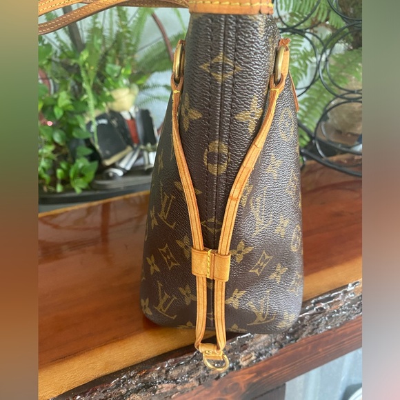 Louis Vuitton Neverfull PM with Certificate of Authenticity - Picture 4 of 13